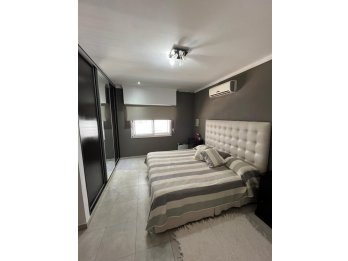 CASA 4 DORM, COCHERA PASANTE + PILETA / ZONA  ALMAFUERTE