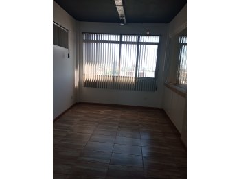 DUEÑO ALQUILA OFICINAS COMERCIALES O GRAN LOFT