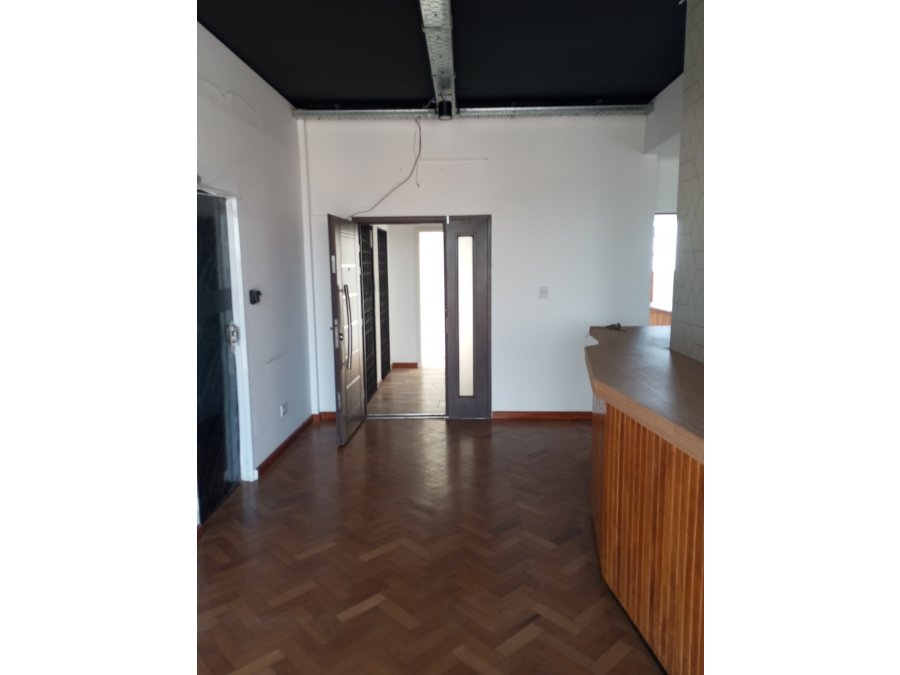 DUEÑO ALQUILA OFICINAS COMERCIALES O GRAN LOFT