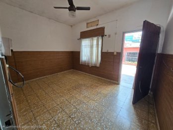 CASA CALLE BRASIL CON CONSULTORIO