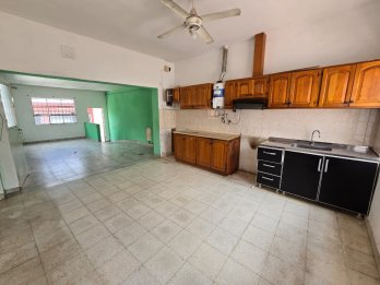 CASA CALLE BRASIL CON CONSULTORIO