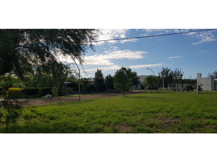 Terreno en venta en Oro Verde en esquina lote de 589 m2