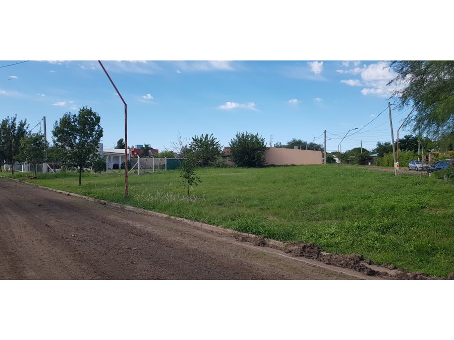 Terreno en venta en Oro Verde en esquina lote de 589 m2