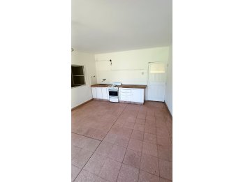 Vende Casa sobre calle Selva de Montiel
