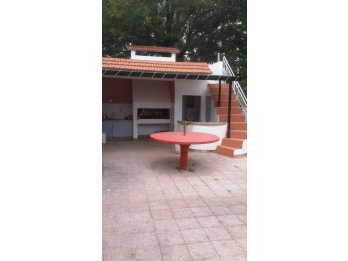 Vende casa Sobre Avenida de las Americas