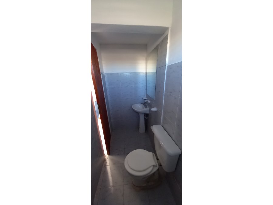 Vende en San Benito calle Uriburu