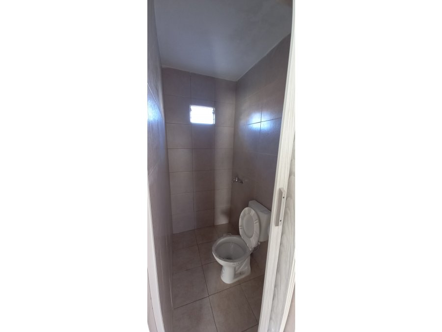 Vende en San Benito calle Uriburu