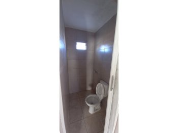 Vende en San Benito calle Uriburu