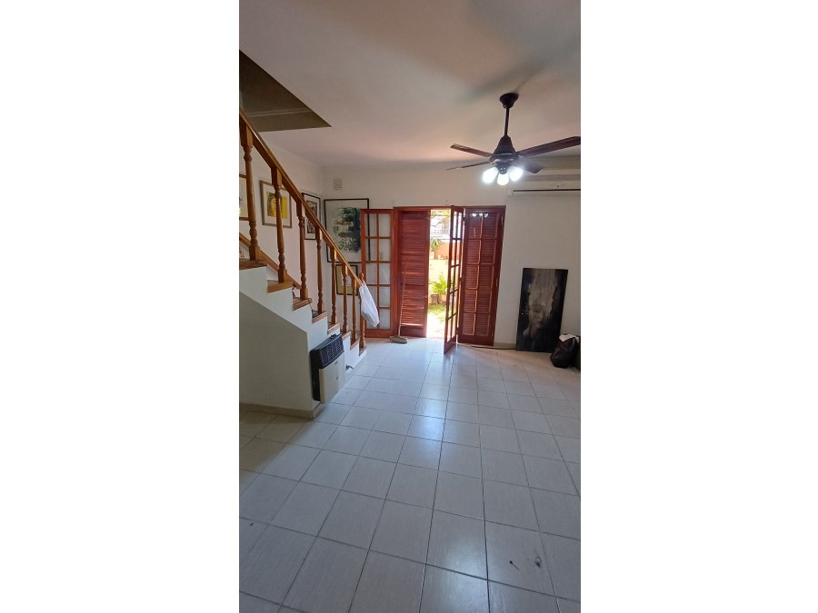 Vende Hermoso Duplex calle Victoria pasando San Luis