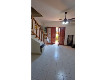 Vende Hermoso Duplex calle Victoria pasando San Luis