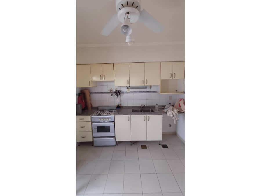 Vende Hermoso Duplex calle Victoria pasando San Luis
