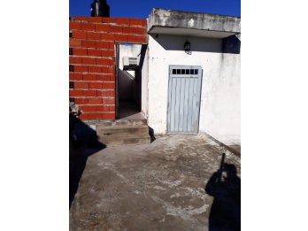 Alquila Dpto en Planta Alta Calle Int. Martinez de Fonte