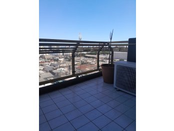 En venta piso zona centro , tres dormitorios , dos coheras !