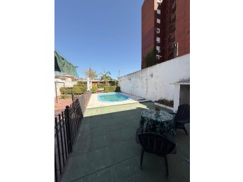 EN VENTA AMPLIA CASA ZONA CENTRO-LISTA PARA INGRESAR A VIVIR