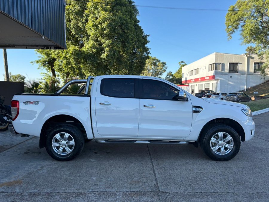 FORD Ranger 3.2 XLT 4x4 MT
