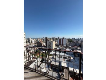 IMPORTANTE OFICINA EN ALQUILER - URQUIZA Y BUENOS AIRES.