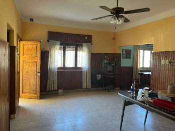 Vendo Casa en esquina Blas Parera y Zuviria!