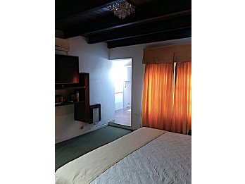 VENDO MUY LINDA CASA 4 DORM - CALLE DERQUI Y LOS DRAGONES
