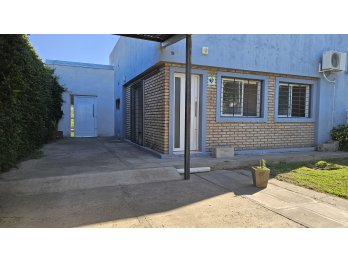 Casa de 2 habitaciones y pileta a 20 min de Paraná