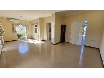 Casa de 2 habitaciones y pileta a 20 min de Paraná