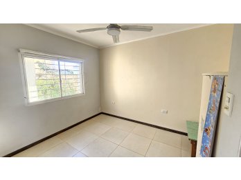 Casa de 2 habitaciones y pileta a 20 min de Paraná