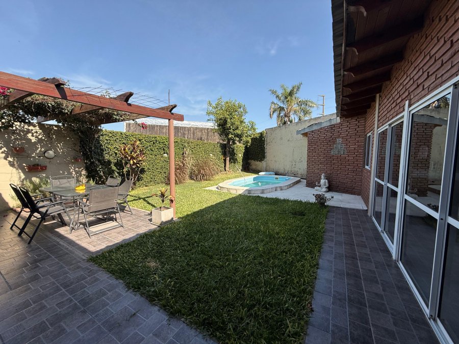 EN VENTA HERMOSA CASA DE DOS PLANTAS - APTA CREDITO