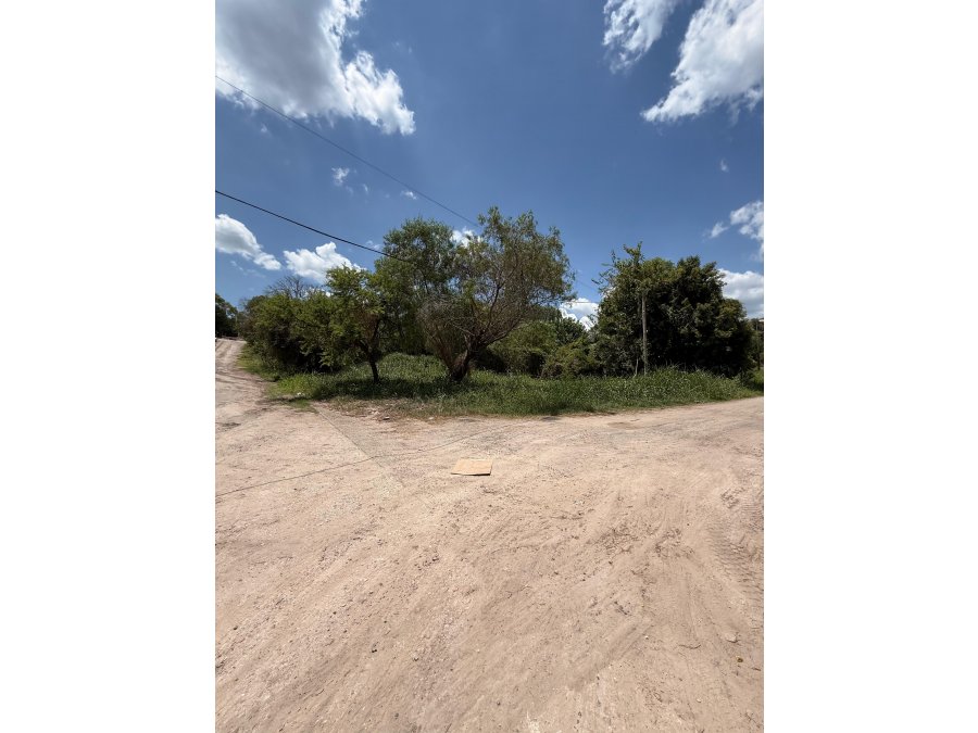 EN VENTA TERRENO – ZONA SINDICATO DE CAMIONEROS