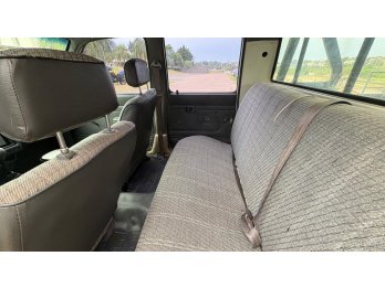 TOYOTA Hilux 4x2 Cabina Doble DLX