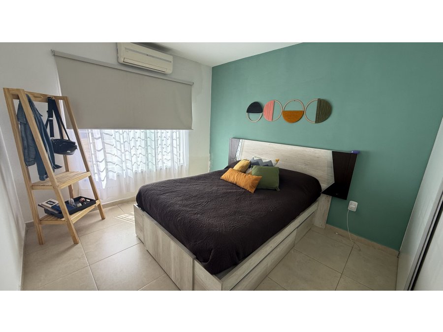 Hermosa Casa 2 dorm y cochera en zona Artigas y O'higgins