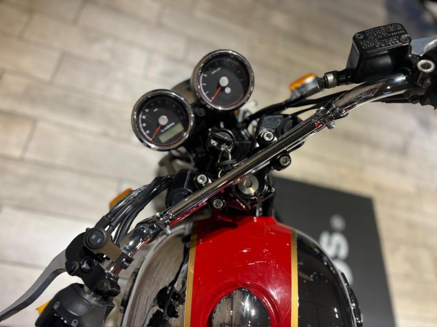 ROYAL ENFIELD Interceptor 650