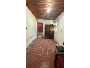 CASA A REFACCIONAR EN SAN BENITO, CALLE CORRIENTES.