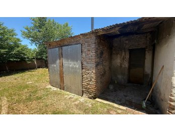 CASA A REFACCIONAR EN SAN BENITO, CALLE CORRIENTES.
