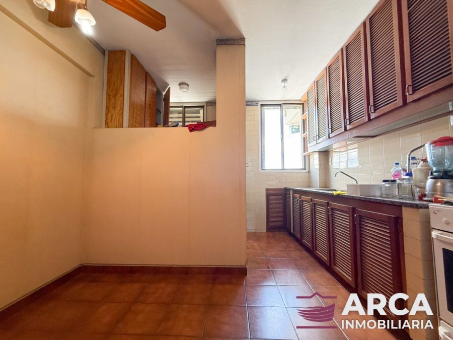 ¡OPORTUNIDAD! VENDO AMPLIO SEMIPISO EN EL CENTRO