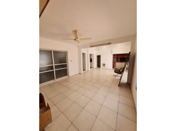 SE ALQUILA PROPIEDAD PARA OFICINAS/CONSULTORIOS, CALLE CARBÓ