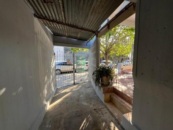 Se vende casa zona Plaza Saenz Peña!