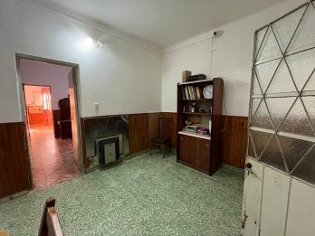 Se vende casa zona Plaza Saenz Peña!
