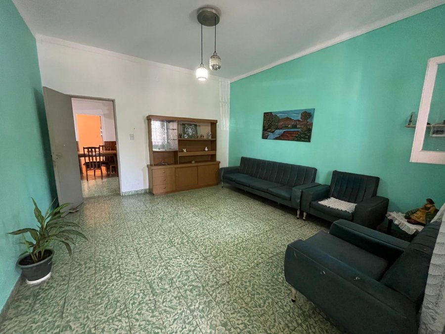 Se vende casa zona Plaza Saenz Peña!