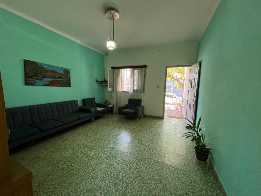 Se vende casa zona Plaza Saenz Peña!