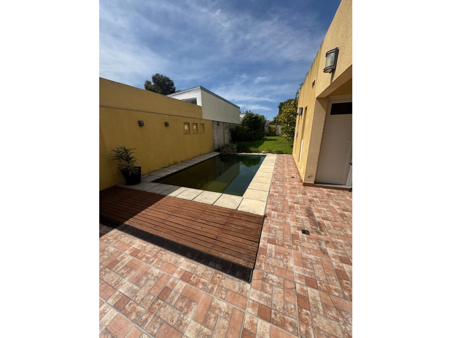 VENDO IMPORTANTE PROPIEDAD ZONA PARQUE.