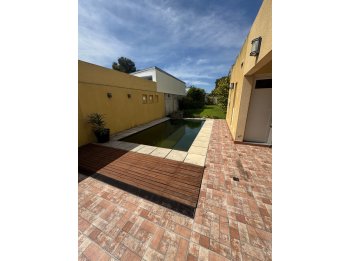 VENDO IMPORTANTE PROPIEDAD ZONA PARQUE.