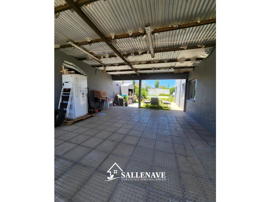 VENDO HERMOSA CASA BARRIO SOLVENCIA