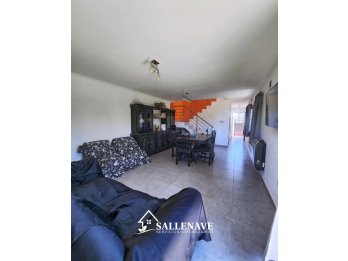 VENDO HERMOSA CASA BARRIO SOLVENCIA
