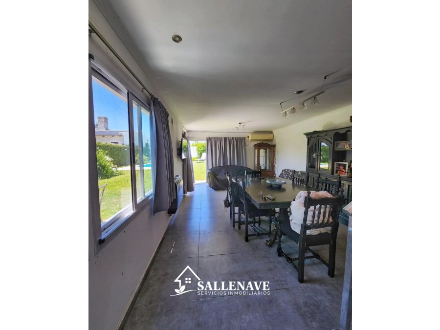 VENDO HERMOSA CASA BARRIO SOLVENCIA