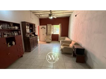 CASA APTA CREDITO SAN BENITO, 2 DORM, FONDO VERDE Y COCHERA