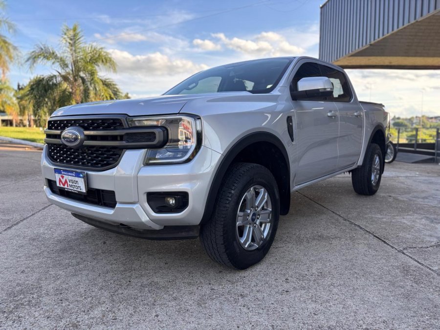 FORD RANGER 3.0 XLS V6 3.0L 4x4 AT. Recibo vehículos.