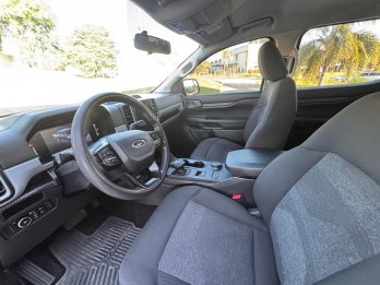 FORD RANGER 3.0 XLS V6 3.0L 4x4 AT. Recibo vehículos.