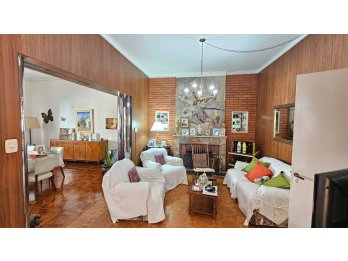 Casa de 3 dormitorios en venta en centro de Paraná