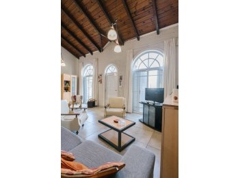 CASA 3 DORMITORIOS EN VENTA - APTA CRÉDITO, ZONA BLAS PARERA Y DON BOSCO.