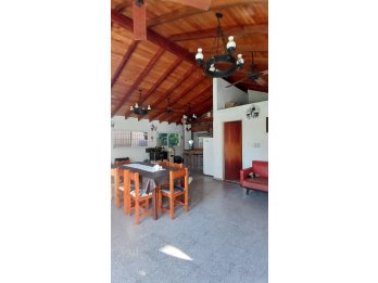 CASA QUINTA CON GRAN TERRENO SAUCE MONTRULL