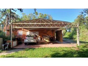 CASA QUINTA CON GRAN TERRENO SAUCE MONTRULL